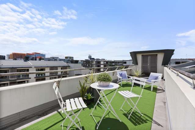 Penthouse with Exclusive Rooftop Deck!