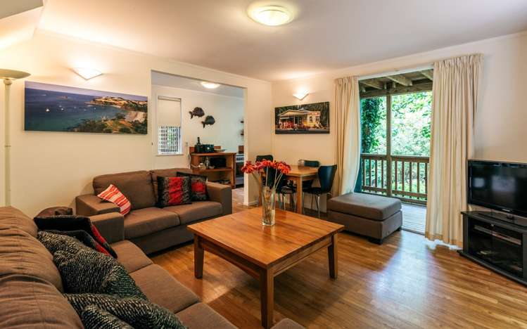 211 Ocean View Road Oneroa_15