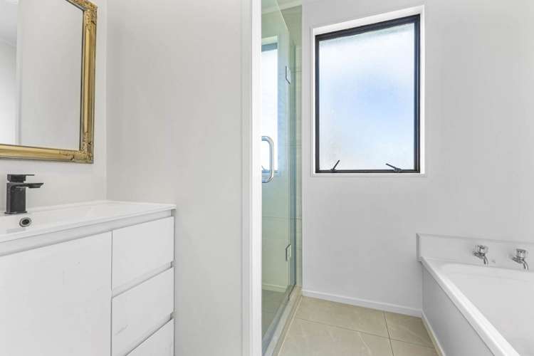 2/14 Norrie Smith Avenue Flat Bush_8