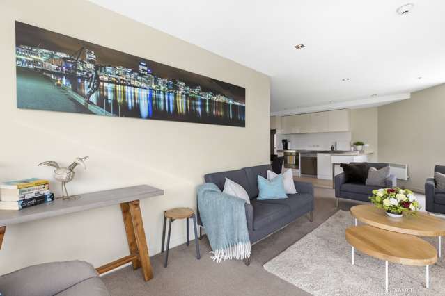 5f/82 Cable Street Te Aro_4