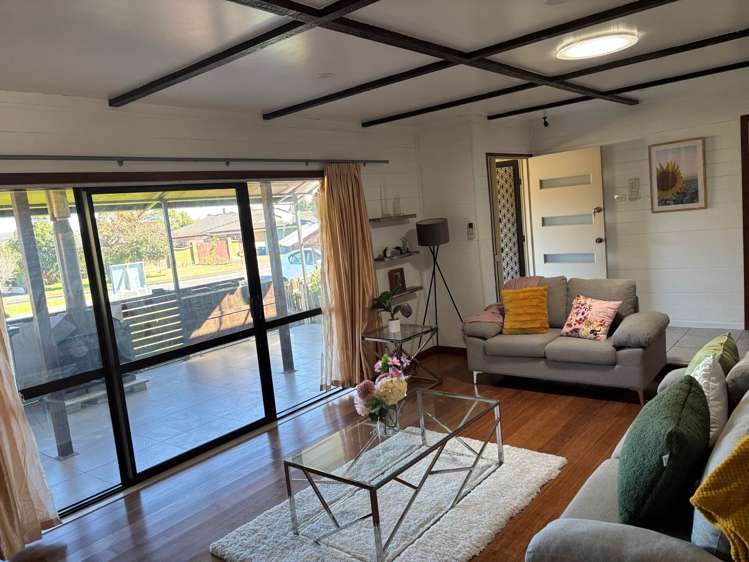 8 Papatahi Place Henderson_39