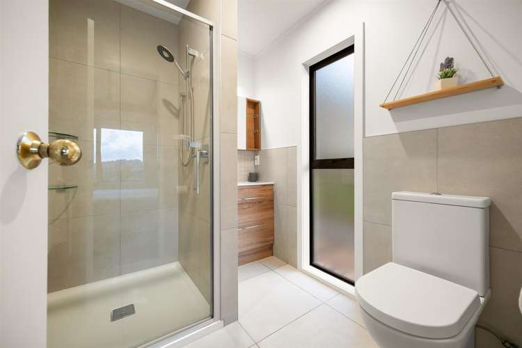 1115 State Highway 16 Waimauku_24