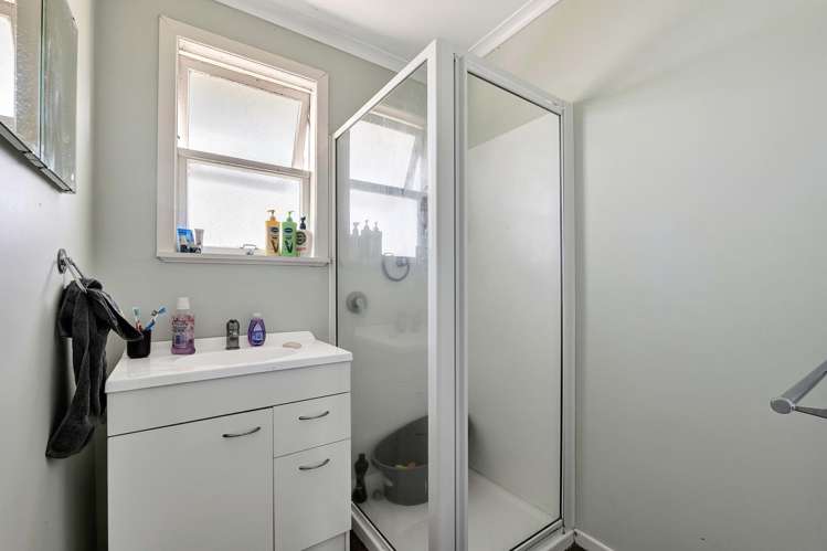 66A Cloten Road Stratford_14