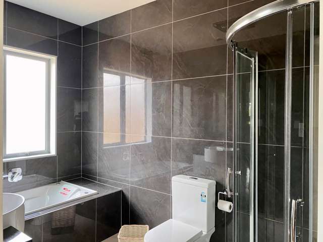 767 Runciman Road Runciman_3