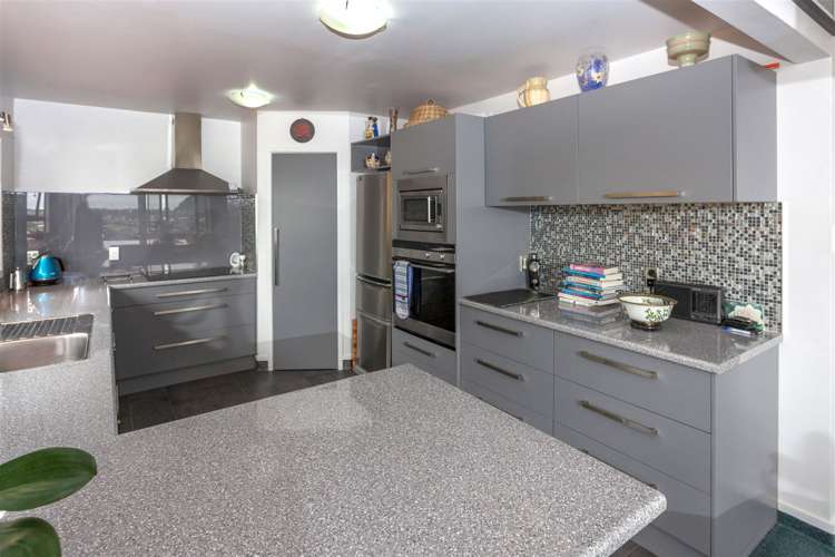 8 Pine Grove Tairua_8