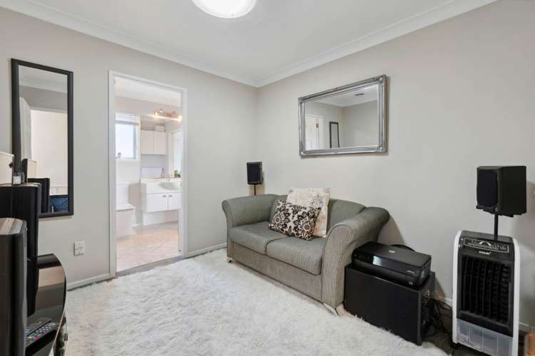 35 St Annes Crescent Wattle Downs_27