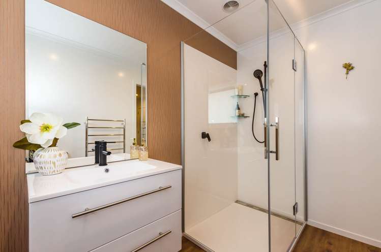 8 Mahia Lane Waikanae_10