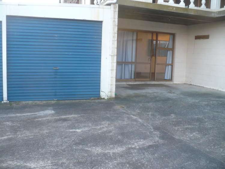 143 Royal Road Massey_14