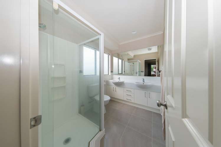 8 Powercourt Drive Flat Bush_7