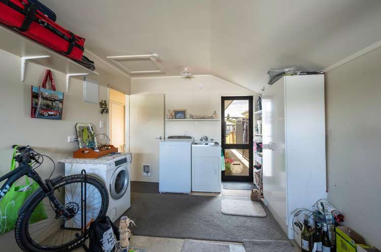 13 Ivy Crescent Richmond_11