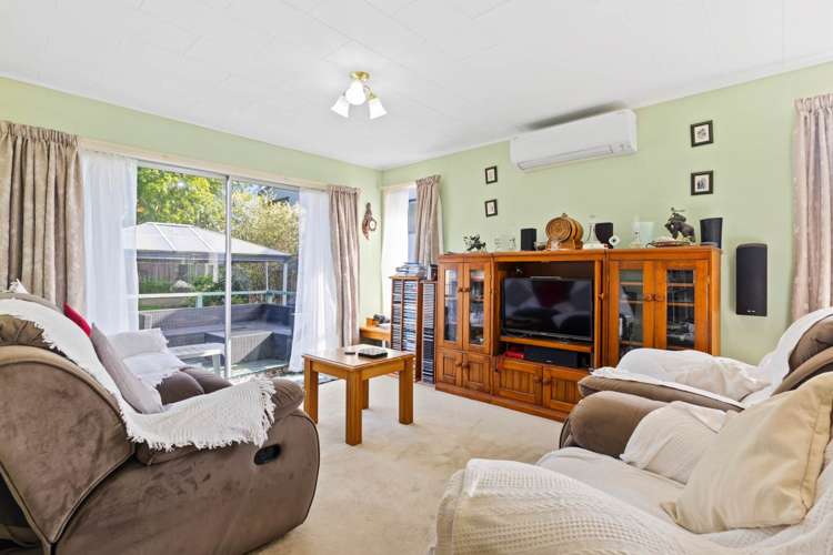 31 Mirrabooka Avenue Botany Downs_6