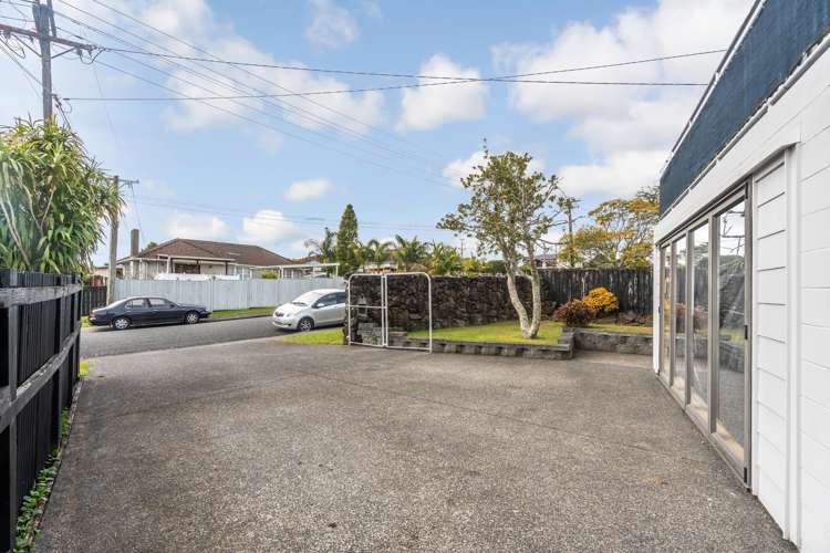 6 Glen Marine Parade Glendene_23