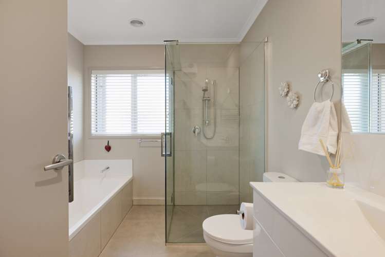 16 Bridgewater Way Pyes Pa_14