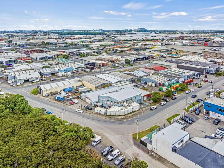 10-12 Miami Parade Onehunga_19