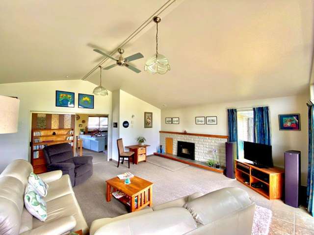 2 Sunbelt Crescent Takaka_4