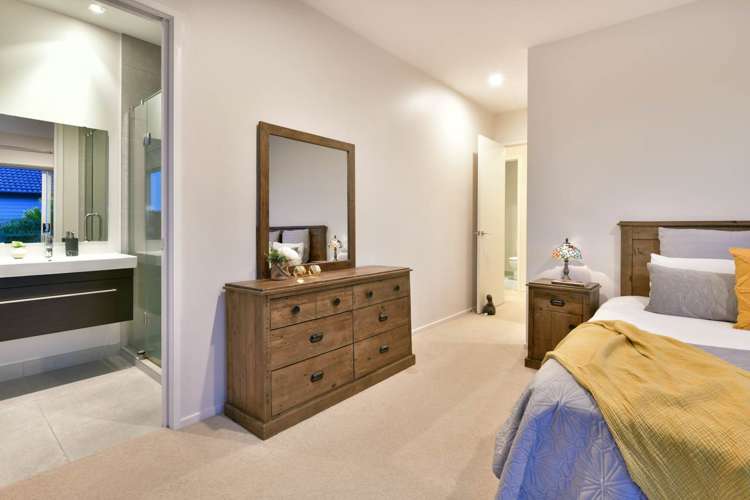 8 Bella Vista Drive Gulf Harbour_41