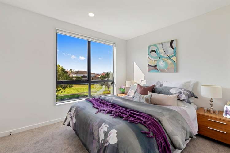 2/3 Beach Road Te Atatu Peninsula_11