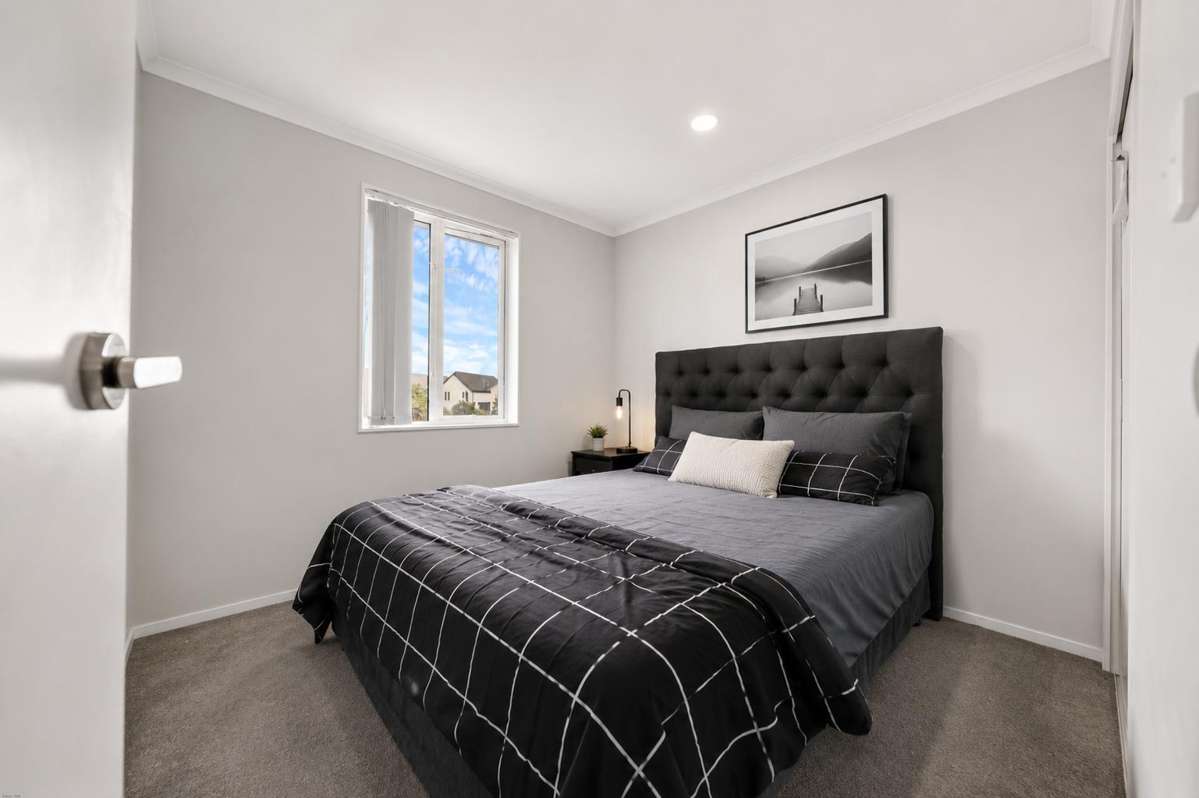 10 Warbler Crescent_2