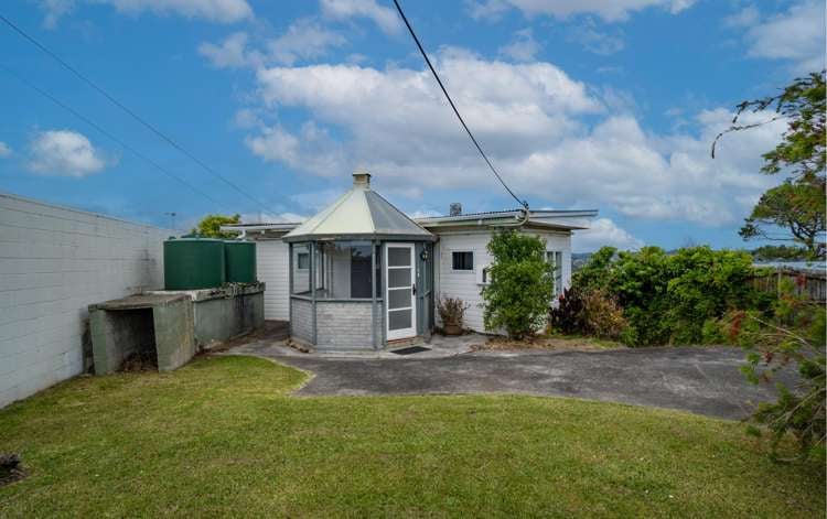 31 Roberts Road Matakatia_15