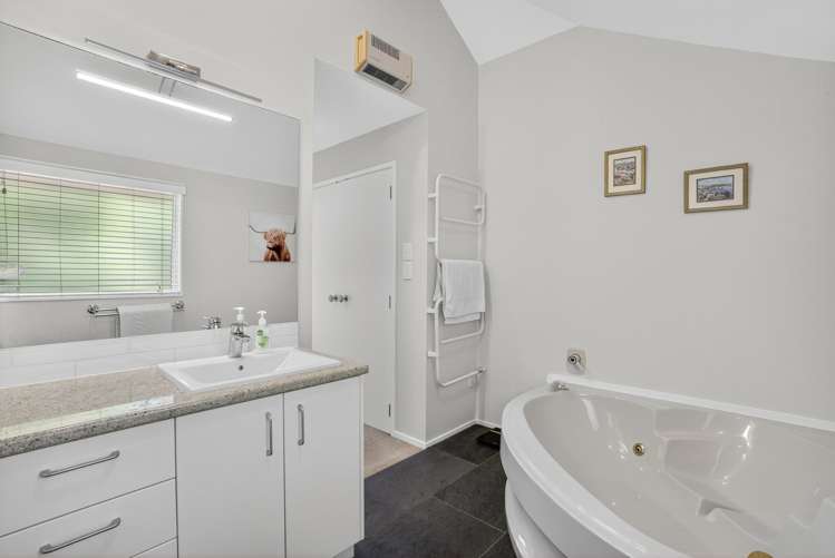 70 Beach Road Castor Bay_8