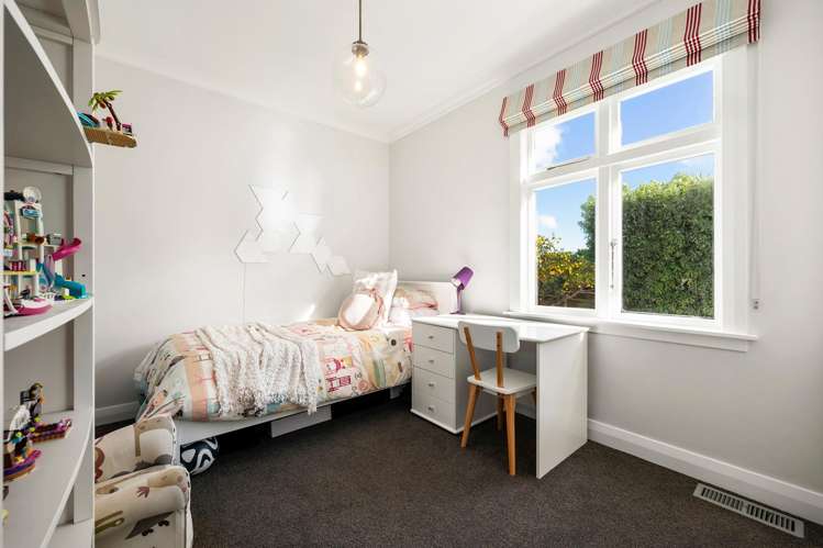 6 Bentinck Avenue Strathmore Park_8