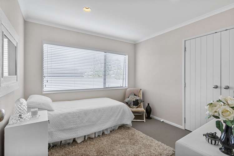 99 Pine Harbour Parade Beachlands_10