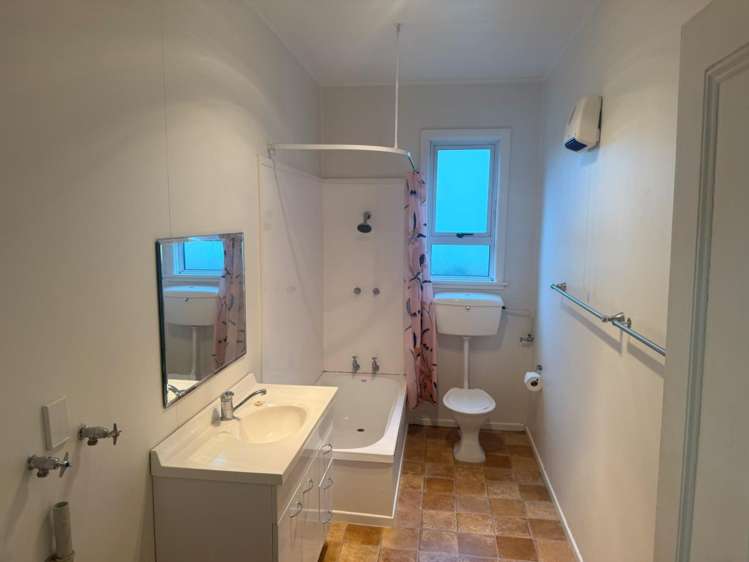 B/23 Royal Crescent Saint Kilda_8