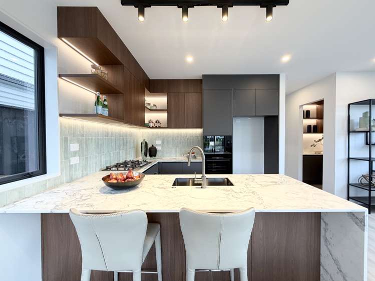 98 Parish Drive_5