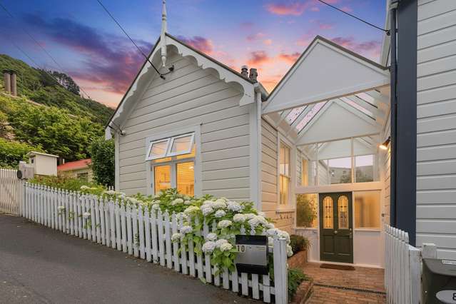 RARE: One Bedroom Character Cottage in Thorndon