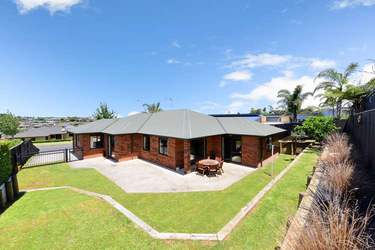 90 Farnborough Drive Grandview Heights_6