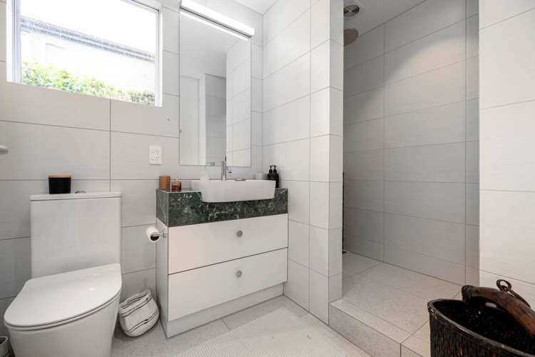 1/22 Regina Street Westmere_12