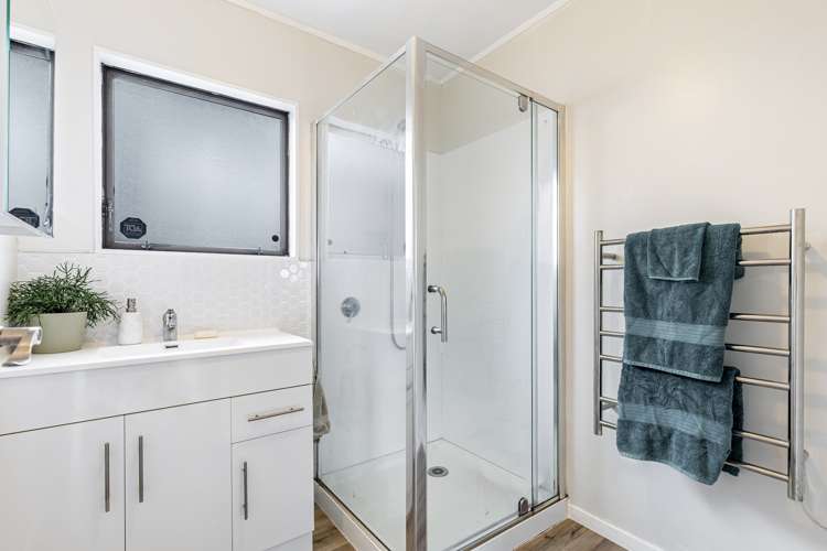 6a Garton Drive Massey_13