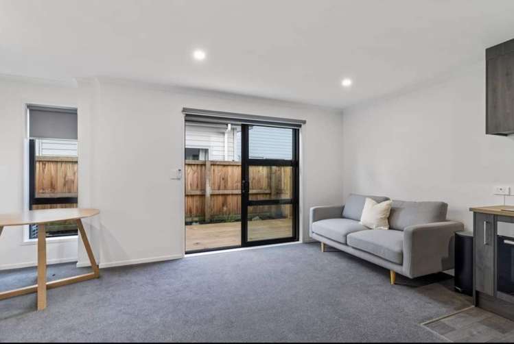 Room B 5/61 May Street Hamilton East_7