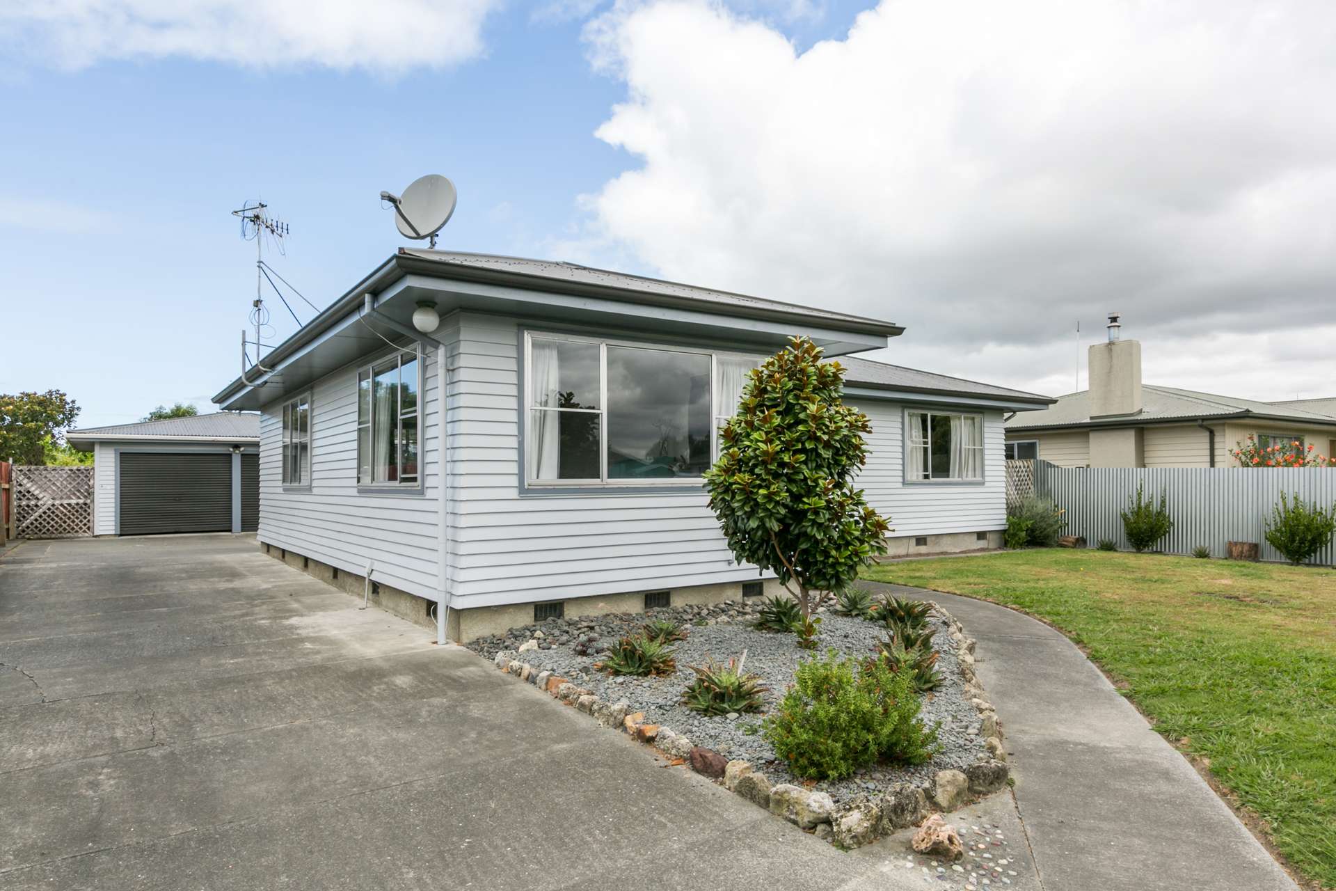 86 Harold Holt Avenue Onekawa_0