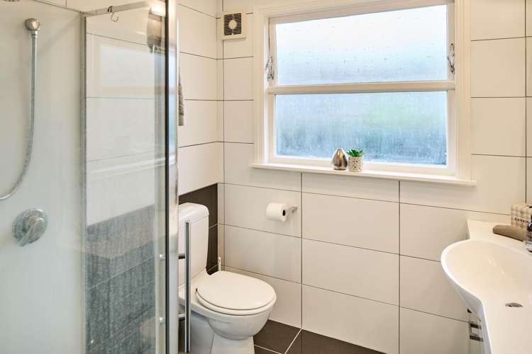 32 Wai-Iti Crescent Woburn_16