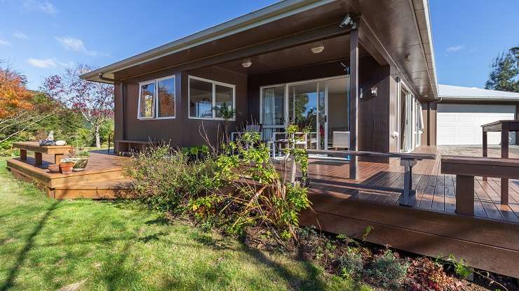 A leasehold property at 875 State Highway 30, in Tikitere, overlooking Lake Rotoiti has an asking price of $400,000. Photo / Supplied