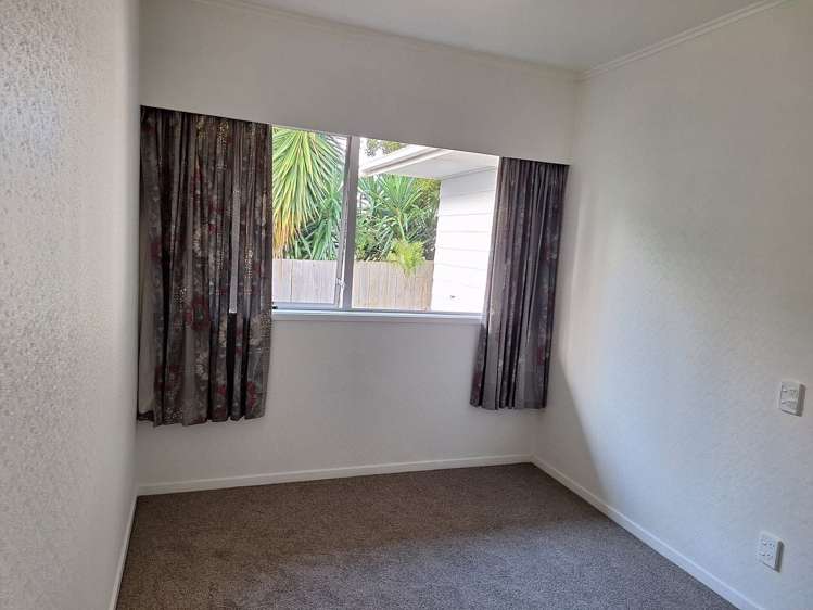1/11A Bayside Avenue Te Atatu Peninsula_6
