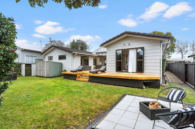 25 Sunningdale Street Wattle Downs_11