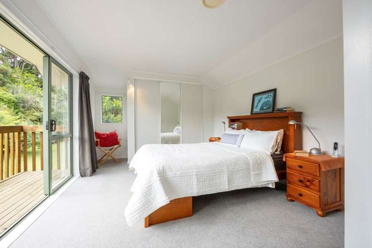 8 Rimutaka Place Titirangi_16