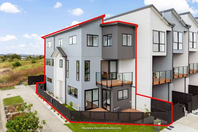 Elegant End Terrace Living - Top Floor Sea Views