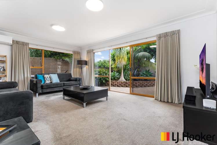 6 Muirfield Street Wattle Downs_10
