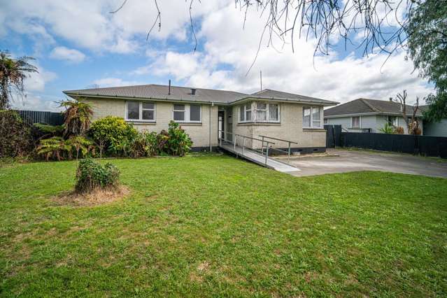 Act fast — 84 Chatham Road won’t last!