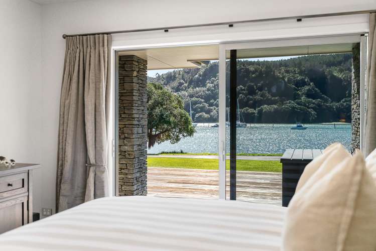 209 Beach Road Whangamata_11