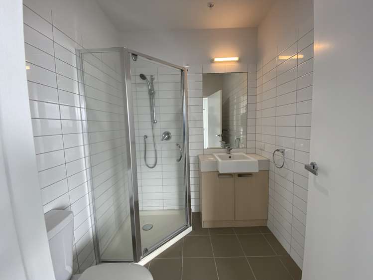 5b/84 Gunner Drive Te Atatu Peninsula_8