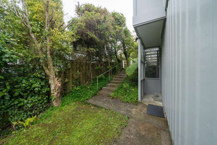 32 Thurleigh Grove Karori_21