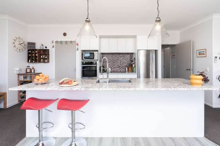 18 Takahe Drive Paraparaumu Beach_13