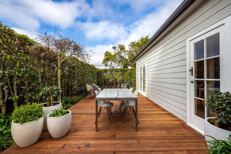 110 Office Road Merivale_23