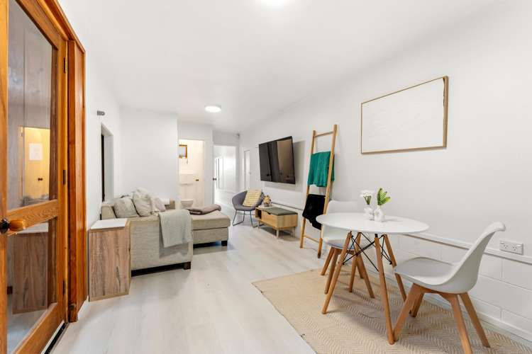 73 Roberts Road Matakatia_18