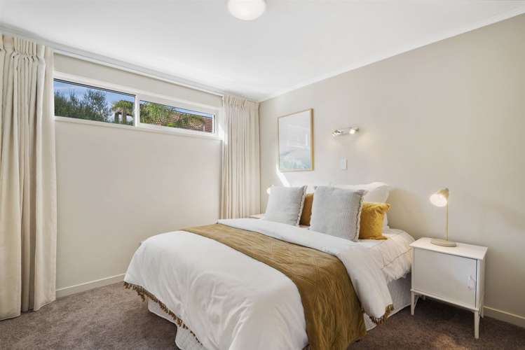 76 Parr Terrace Castor Bay_16