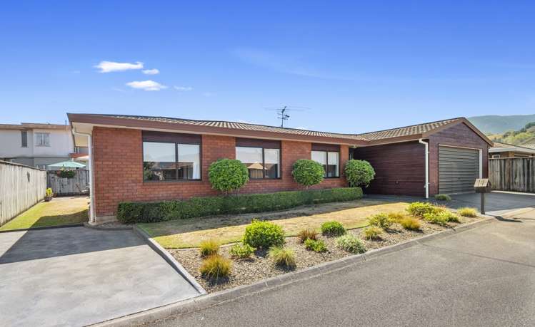 8 Evergreen Way_0